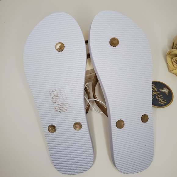 🎁 Harry Potter Hogwarts Flip Flops 💫 - Picture 4 of 4